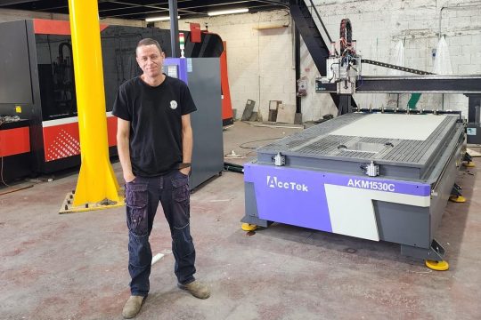 AKM1325C CNC Router in Israel