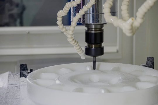 Plastik İmalat Endüstrisinde CNC Router Uygulaması