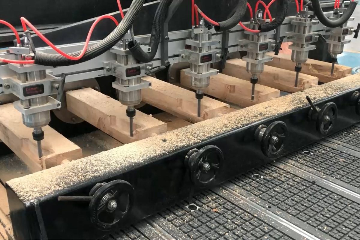 How-to-Deal-with-Dust-and-Debris-Generated-During-CNC-Routing